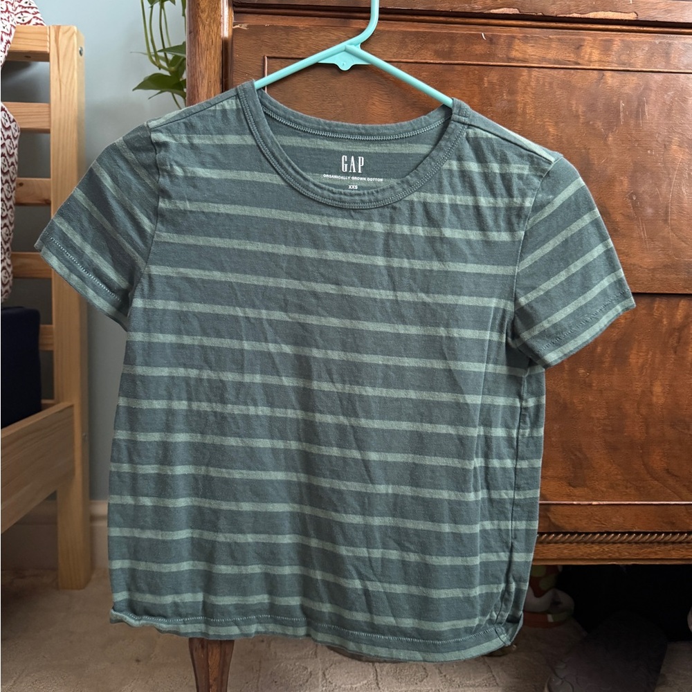 GAP Women’s Green Striped Short Sleeve Tee